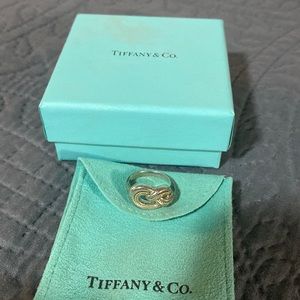 Tiffany &. Co retired Knot ring